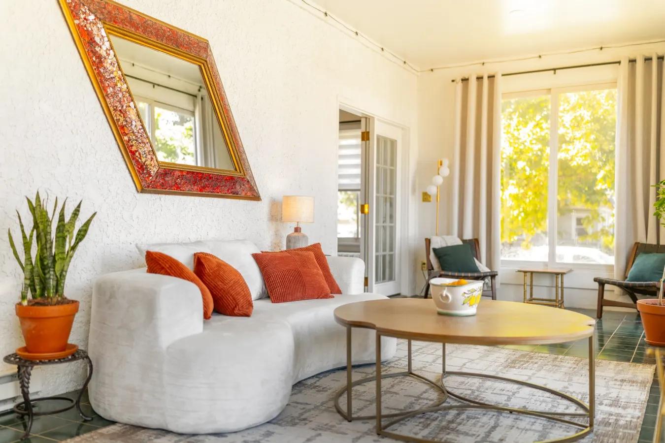 Tuscan Villa: Hot tub, 2 kings, sunroom 11