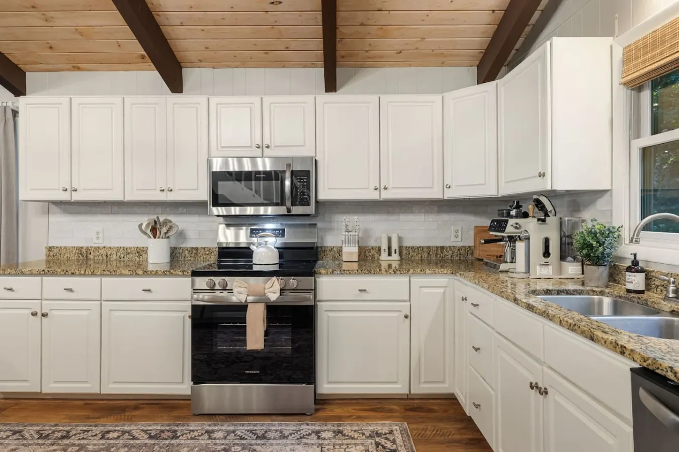 Beech Mountain Hot Tub, Game Room & Fire Pit 16