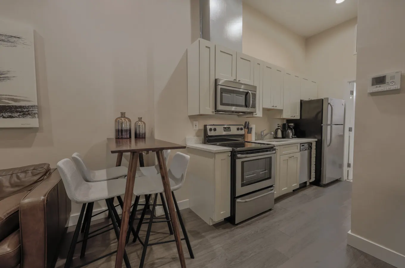 Downtown Loft Walk Anywhere Ideal for Nurses! 7