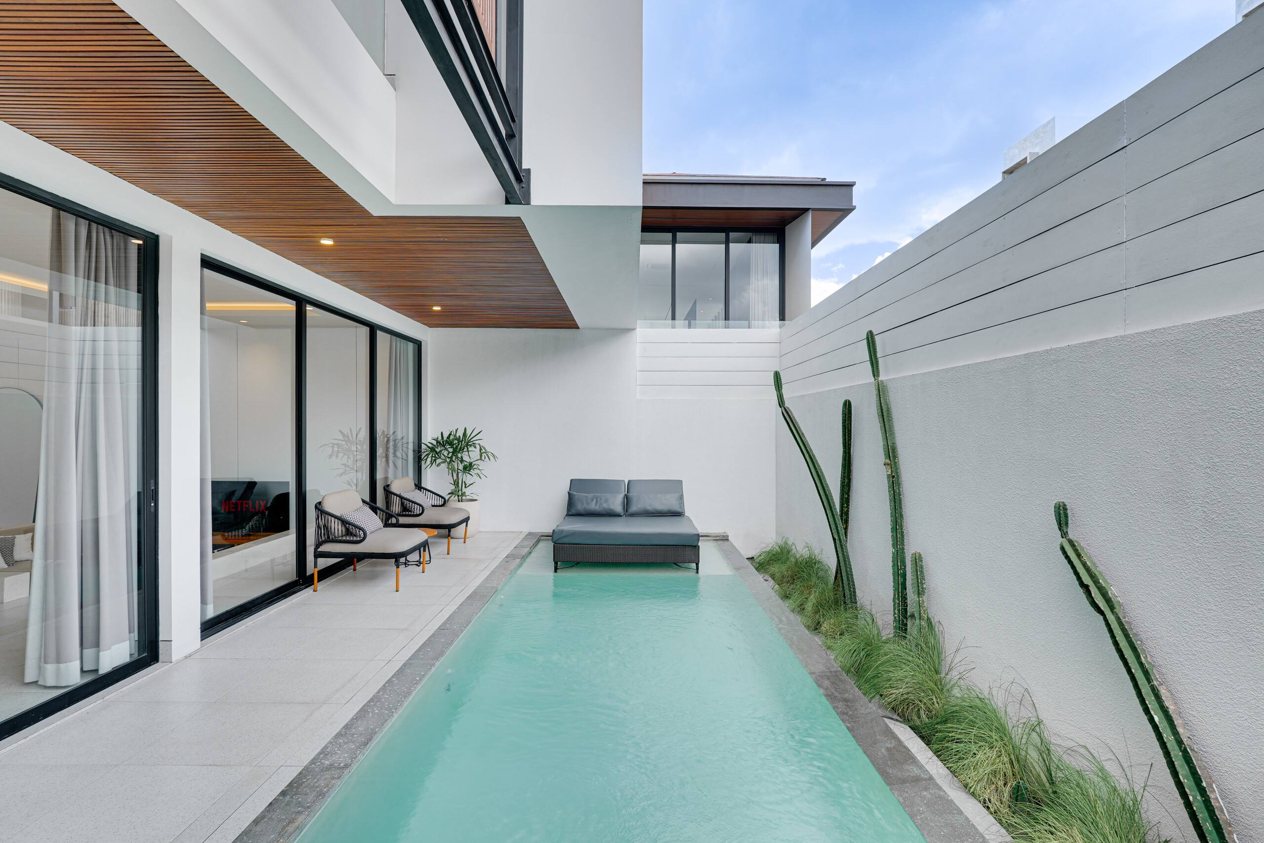 RHYS Villa Canggu 3BR: Enclosed Lounge + Pool 6