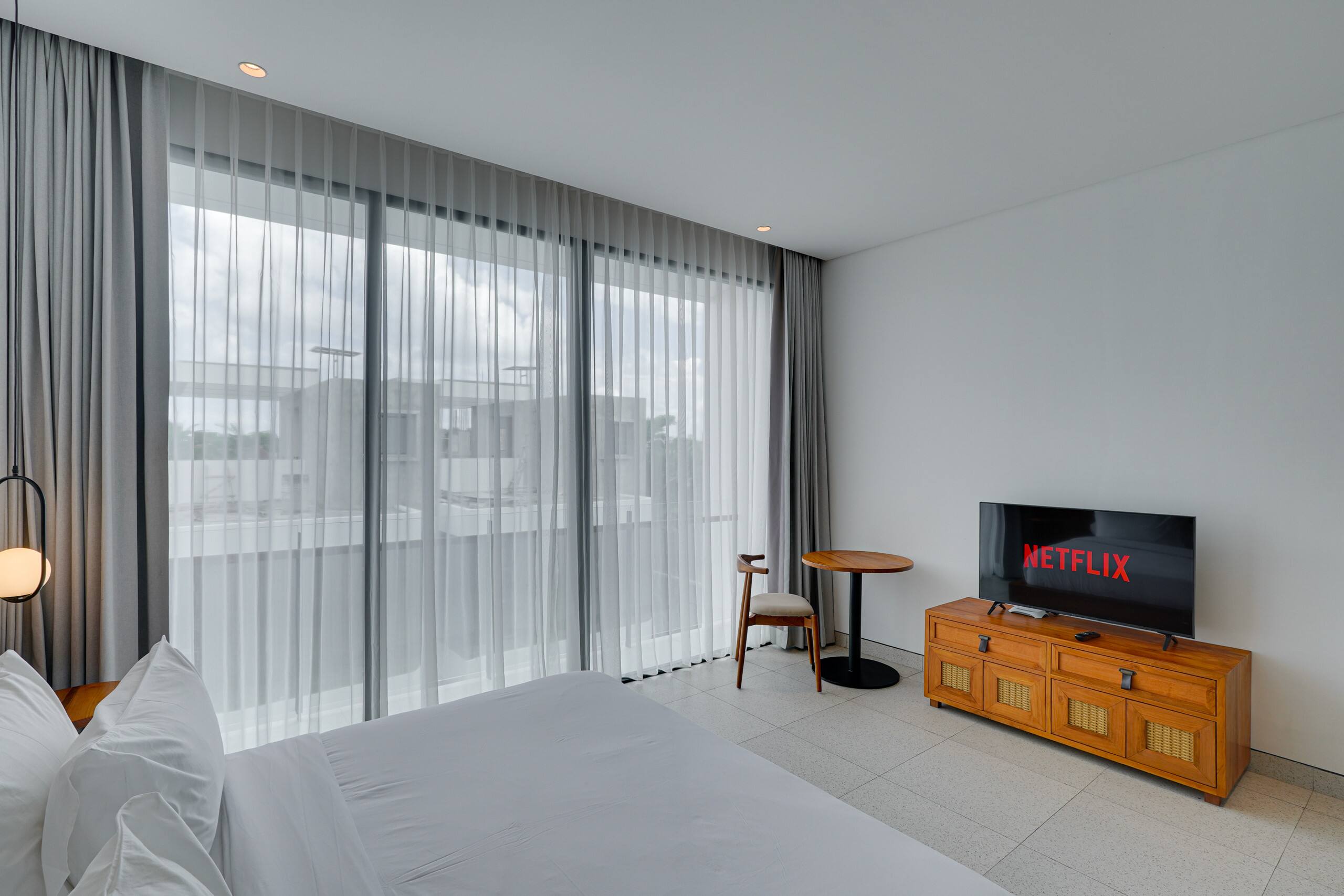 RHYS Villa Canggu 3BR: Enclosed Lounge + Pool 24