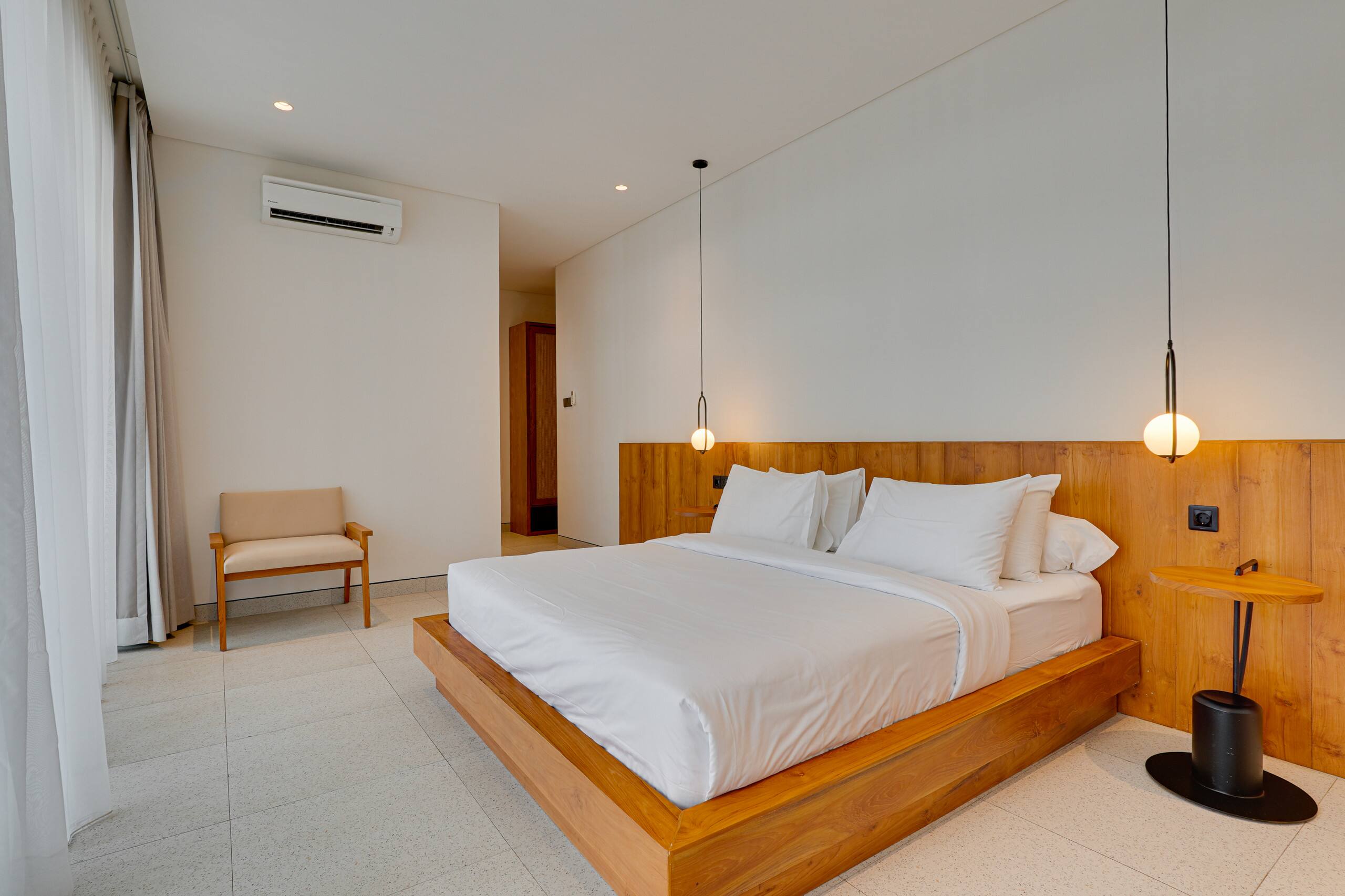 RHYS Villa Canggu 3BR: Enclosed Lounge + Pool 17