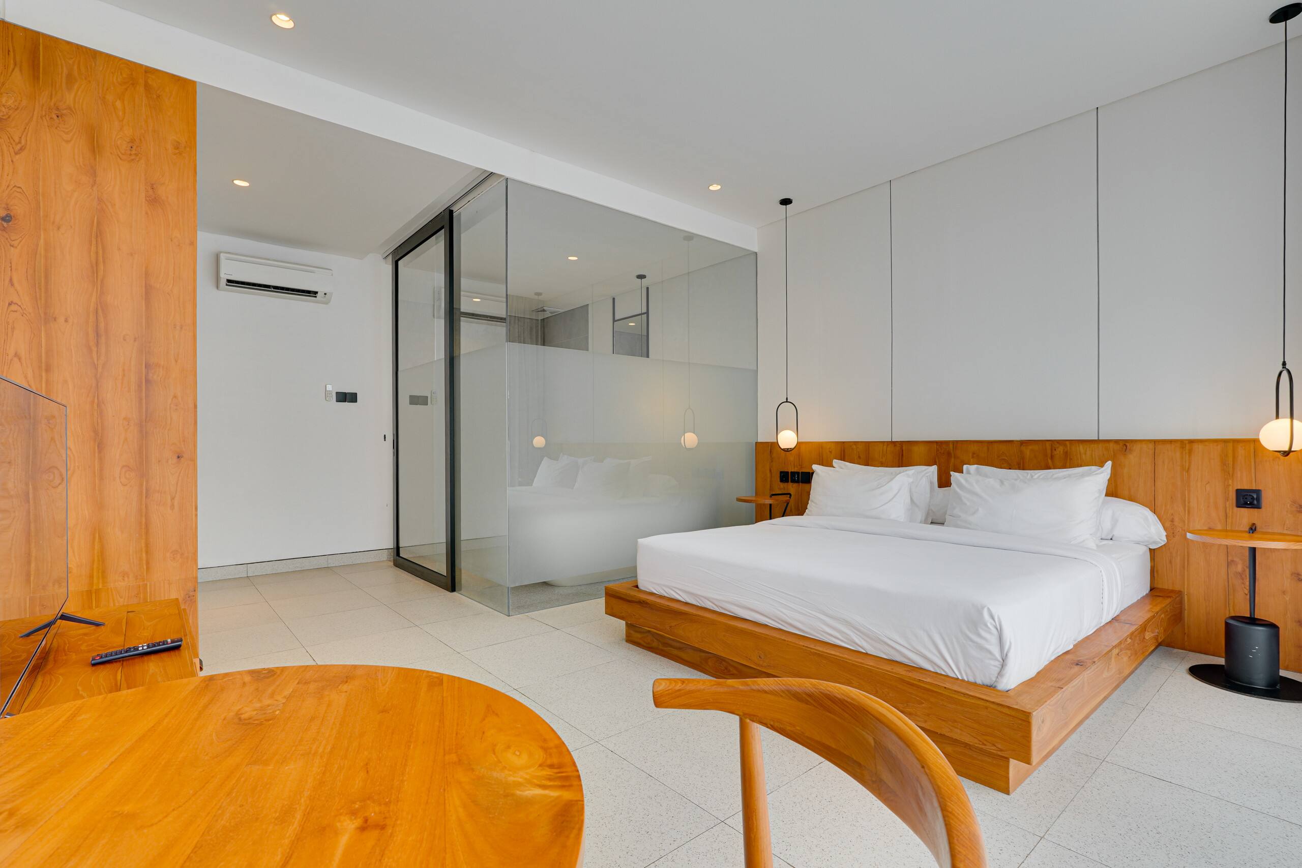 RHYS Villa Canggu 3BR: Enclosed Lounge + Pool 14
