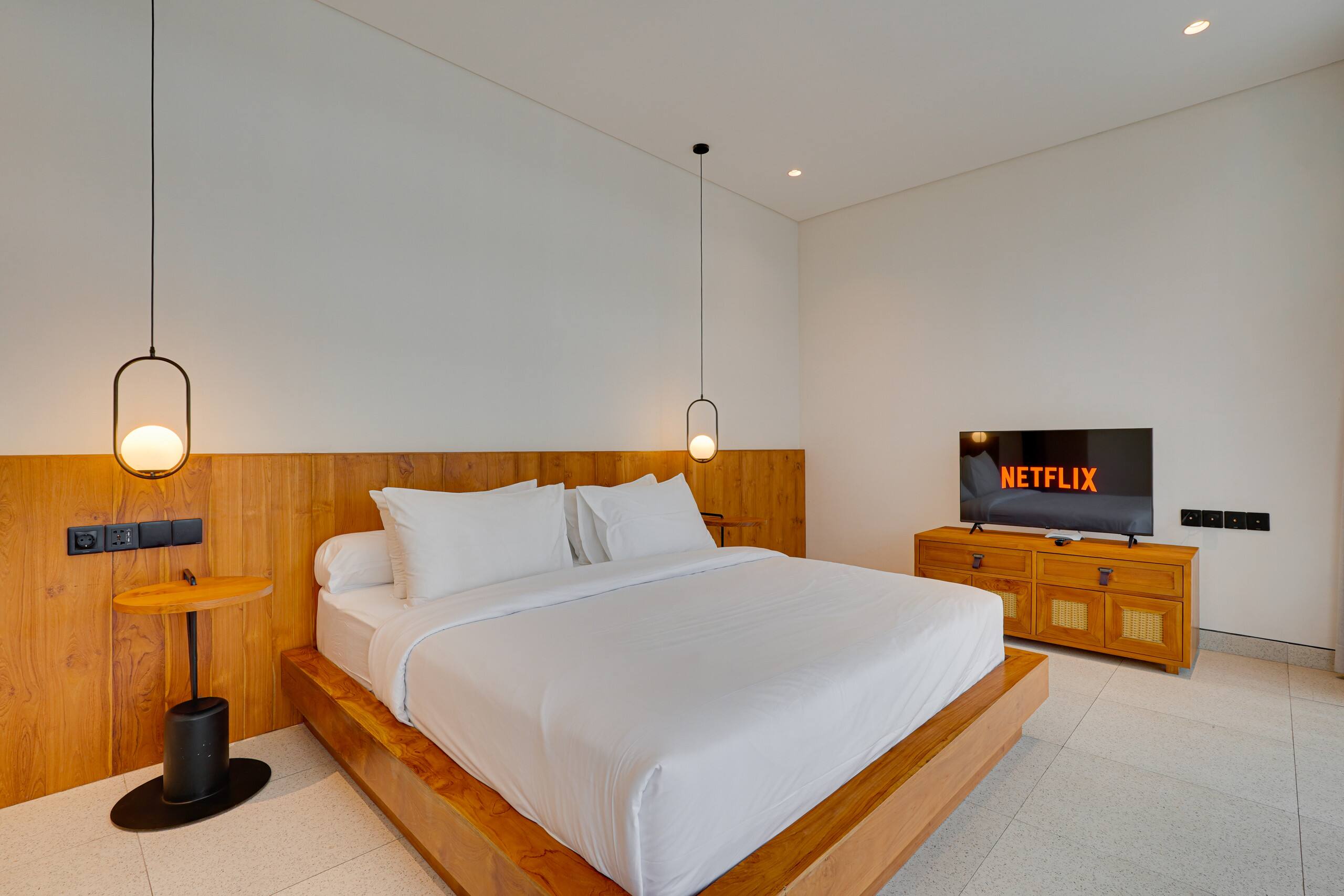 RHYS Villa Canggu 3BR: Enclosed Lounge + Pool 18