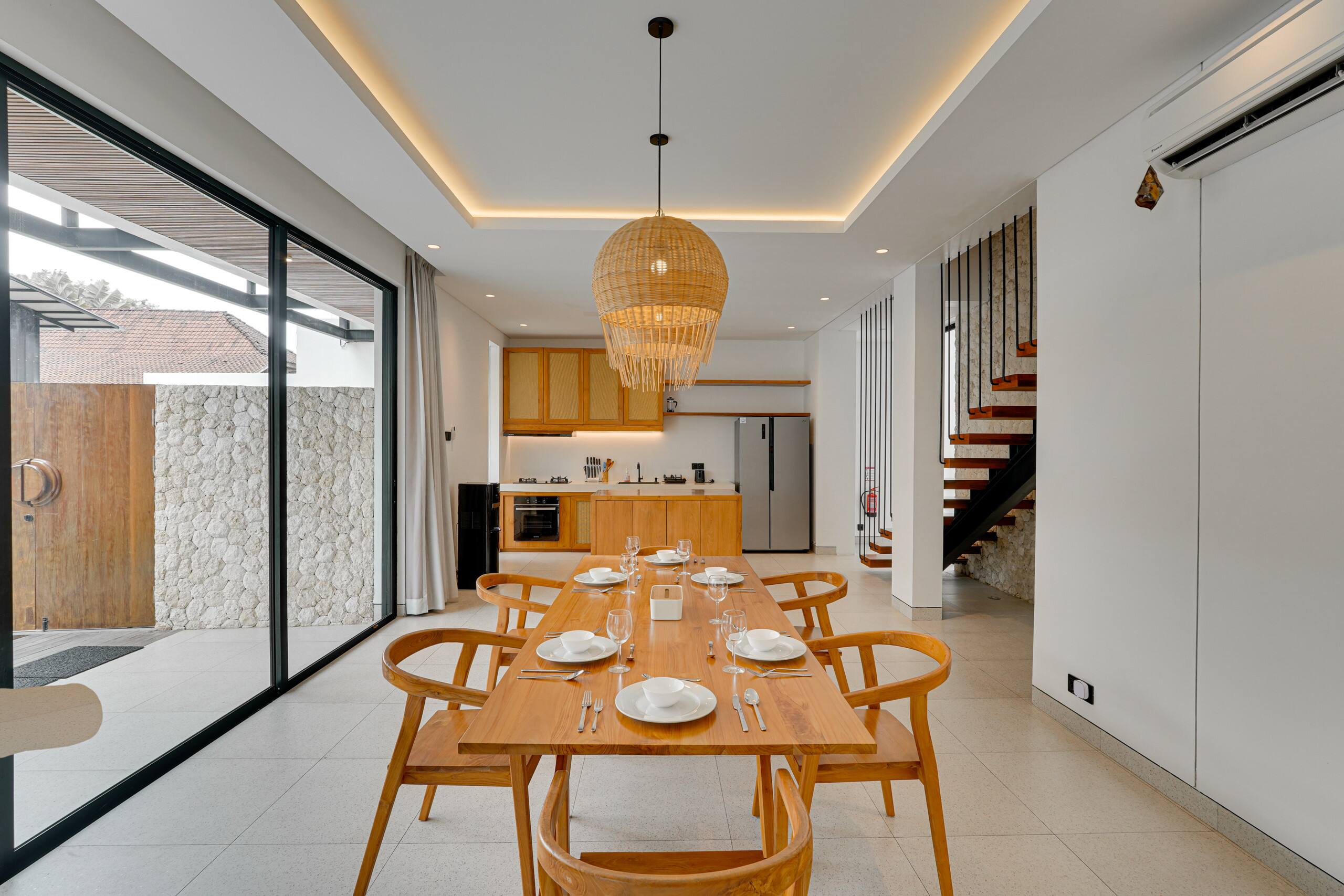RHYS Villa Canggu 3BR: Enclosed Lounge + Pool 11