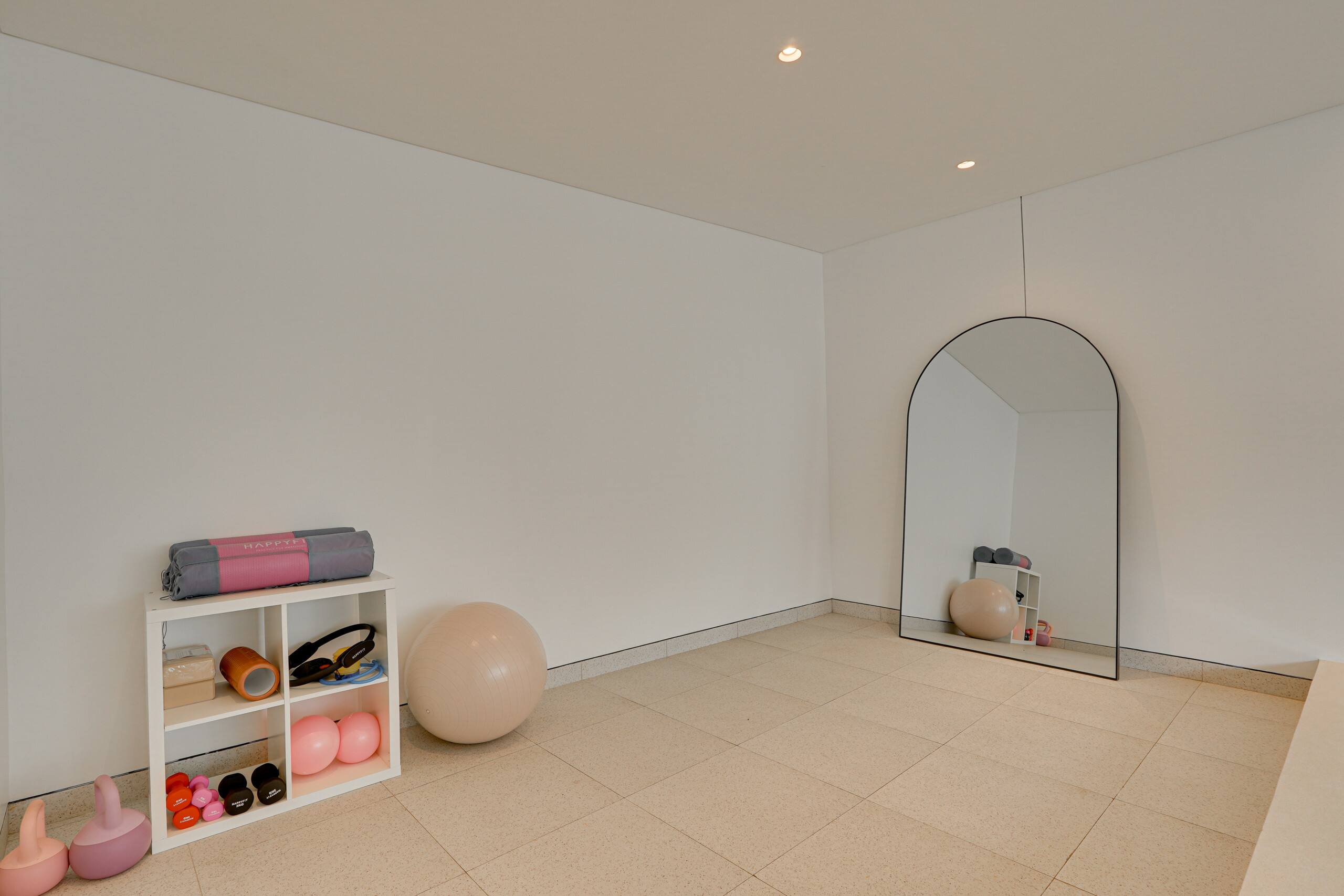 RHYS Villa Canggu 3BR: Enclosed Lounge + Pool — photo 4