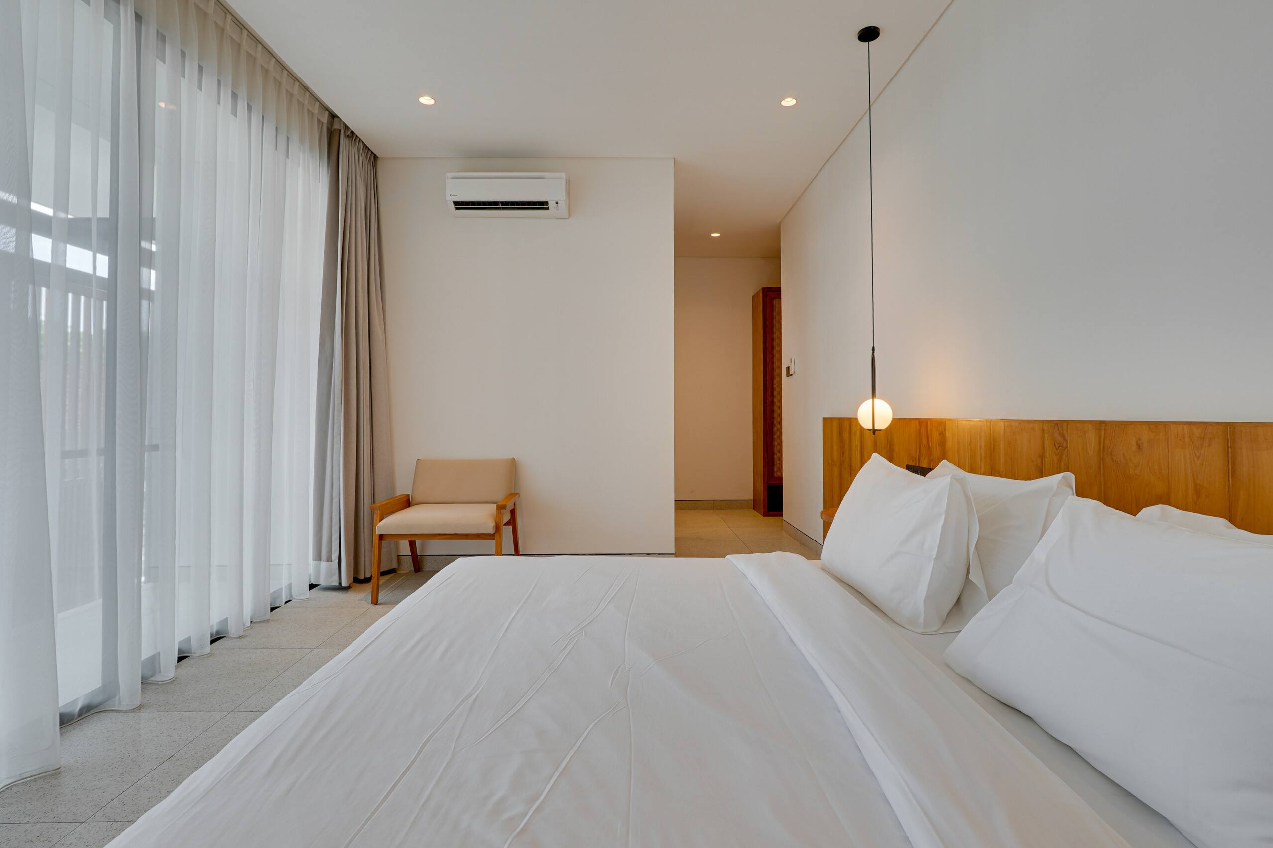 RHYS Villa Canggu 3BR: Enclosed Lounge + Pool 19