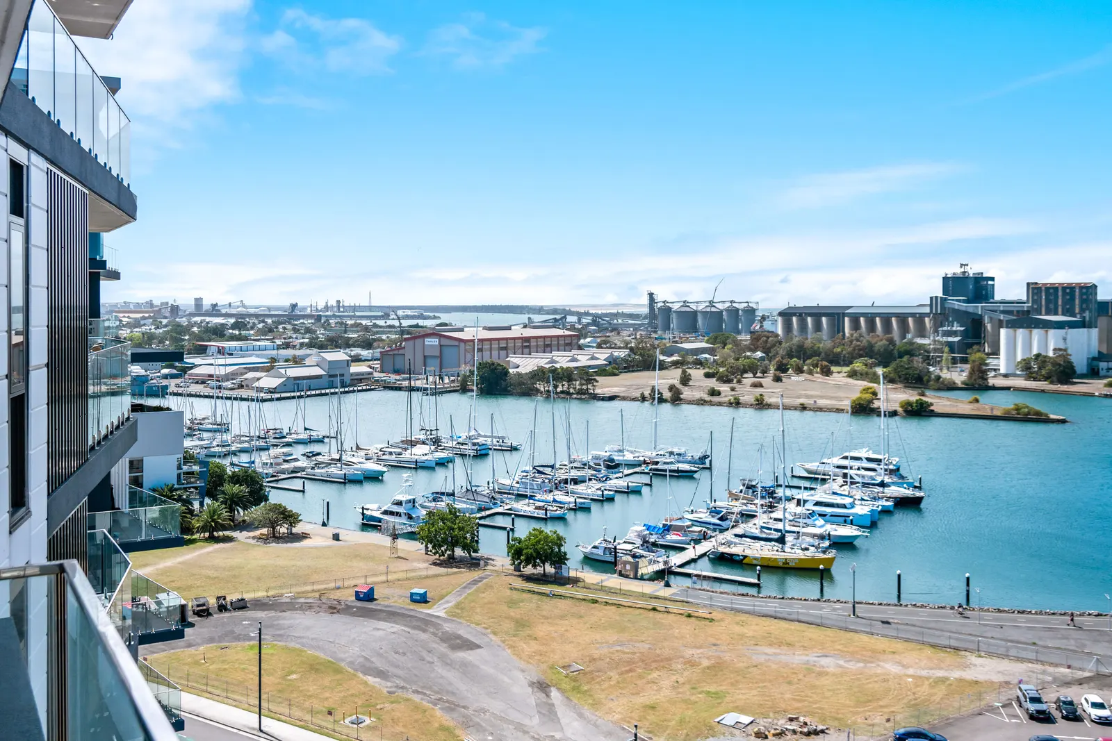 Sailor Harbour Views, Parking & Walkable 17