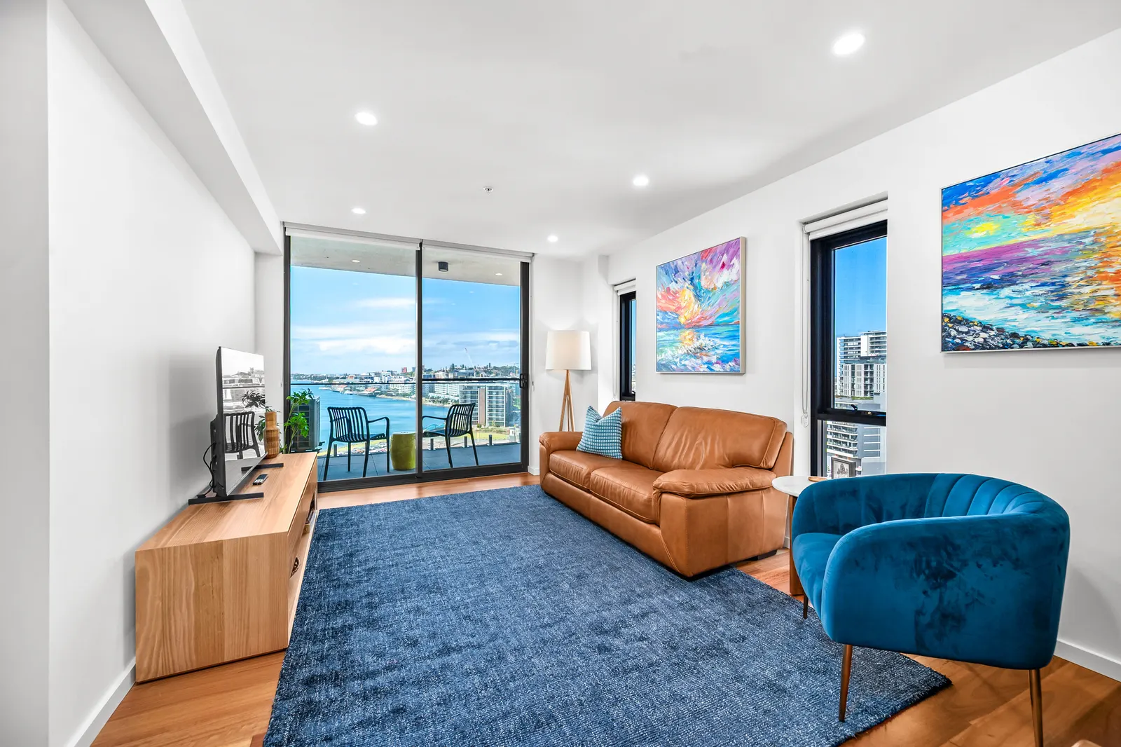 Sailor Harbour Views, Parking & Walkable 8