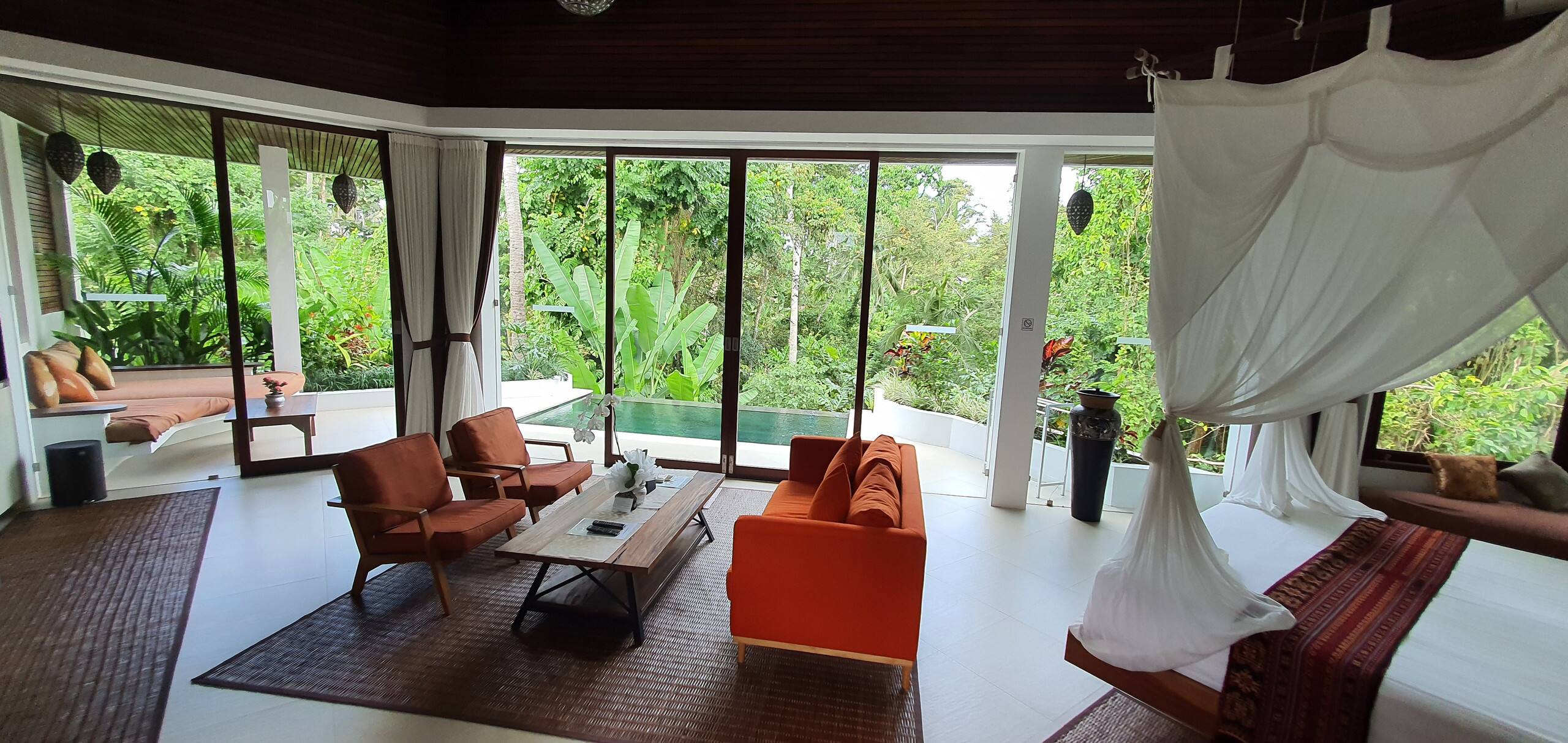 Beautiful Light Villas Widuri Pool Villa. — photo 2