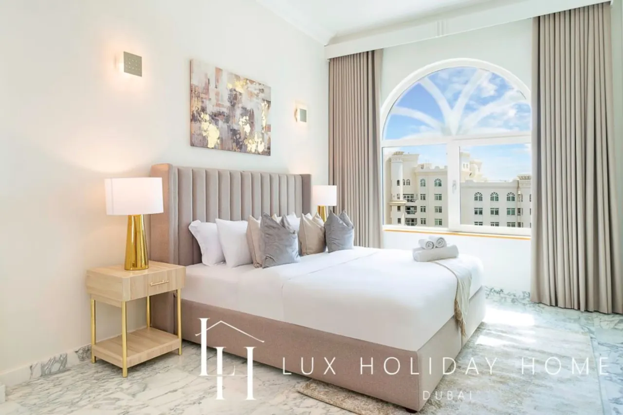 LUX The Shoreline Palm Island Penthouse 10