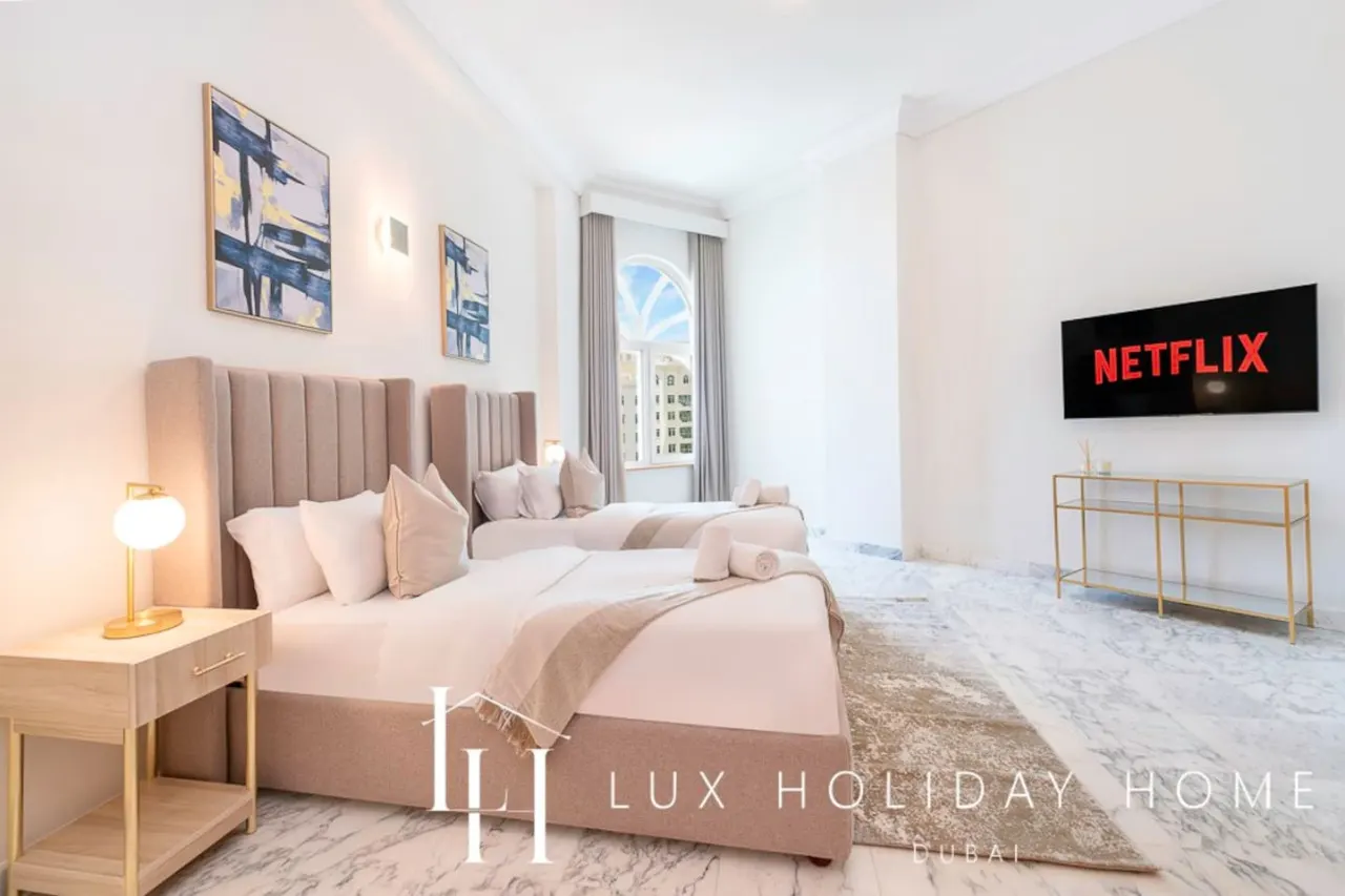 LUX The Shoreline Palm Island Penthouse 12