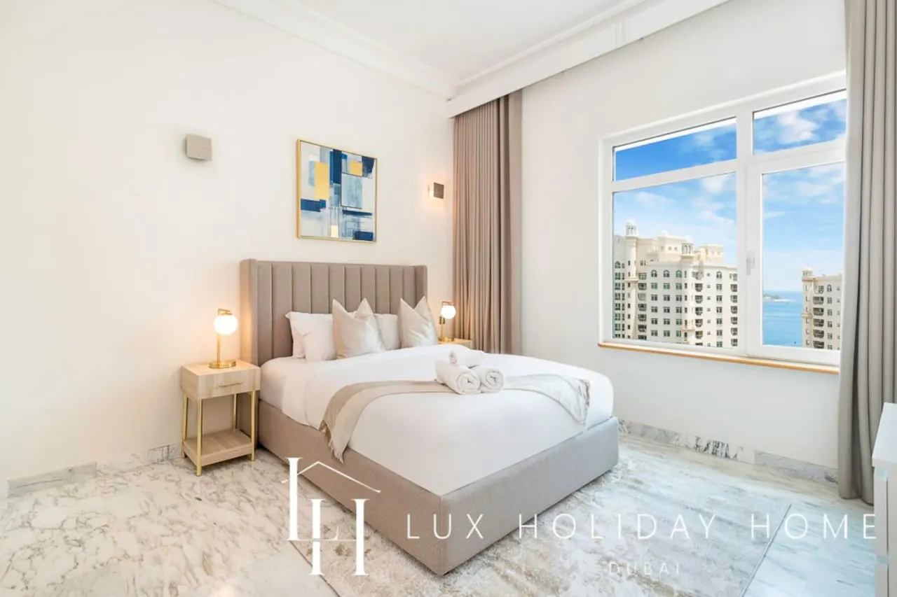 LUX The Shoreline Palm Island Penthouse 14