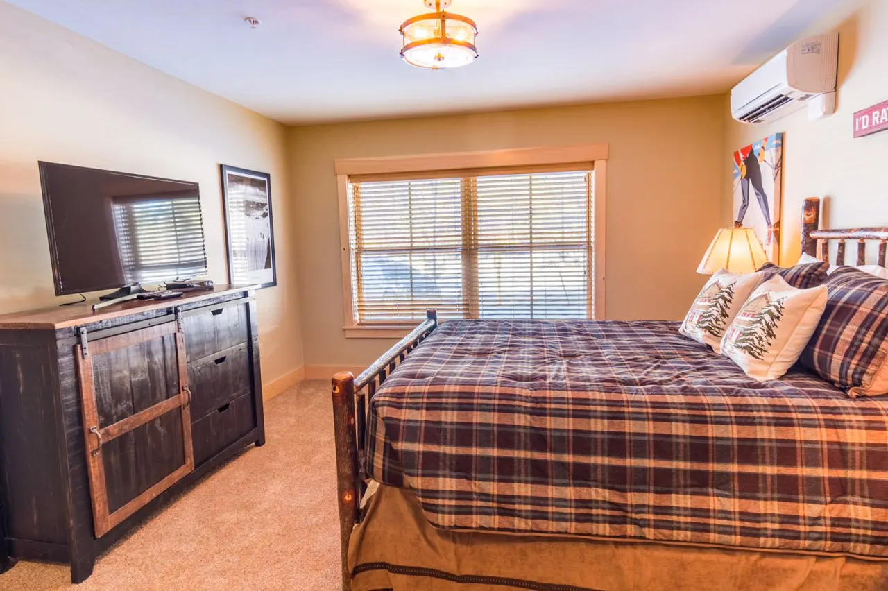 Ski in & Out-Pool-Cranmore-Slope side 19
