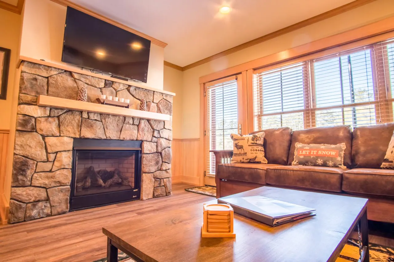 Ski in & Out-Pool-Cranmore-Slope side 6