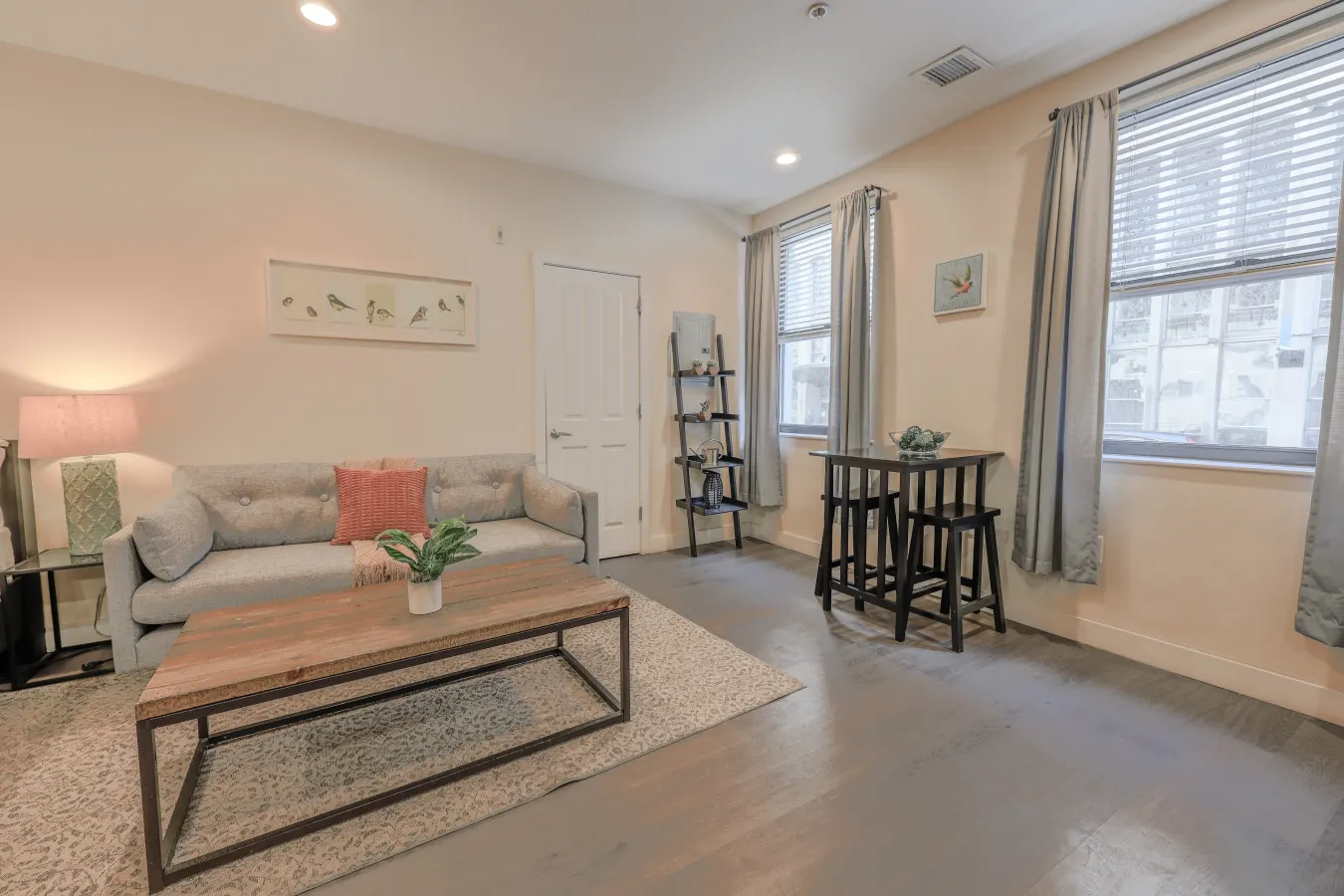 Simple Studio - Walk to MGH, Beacon Hill, North End 6