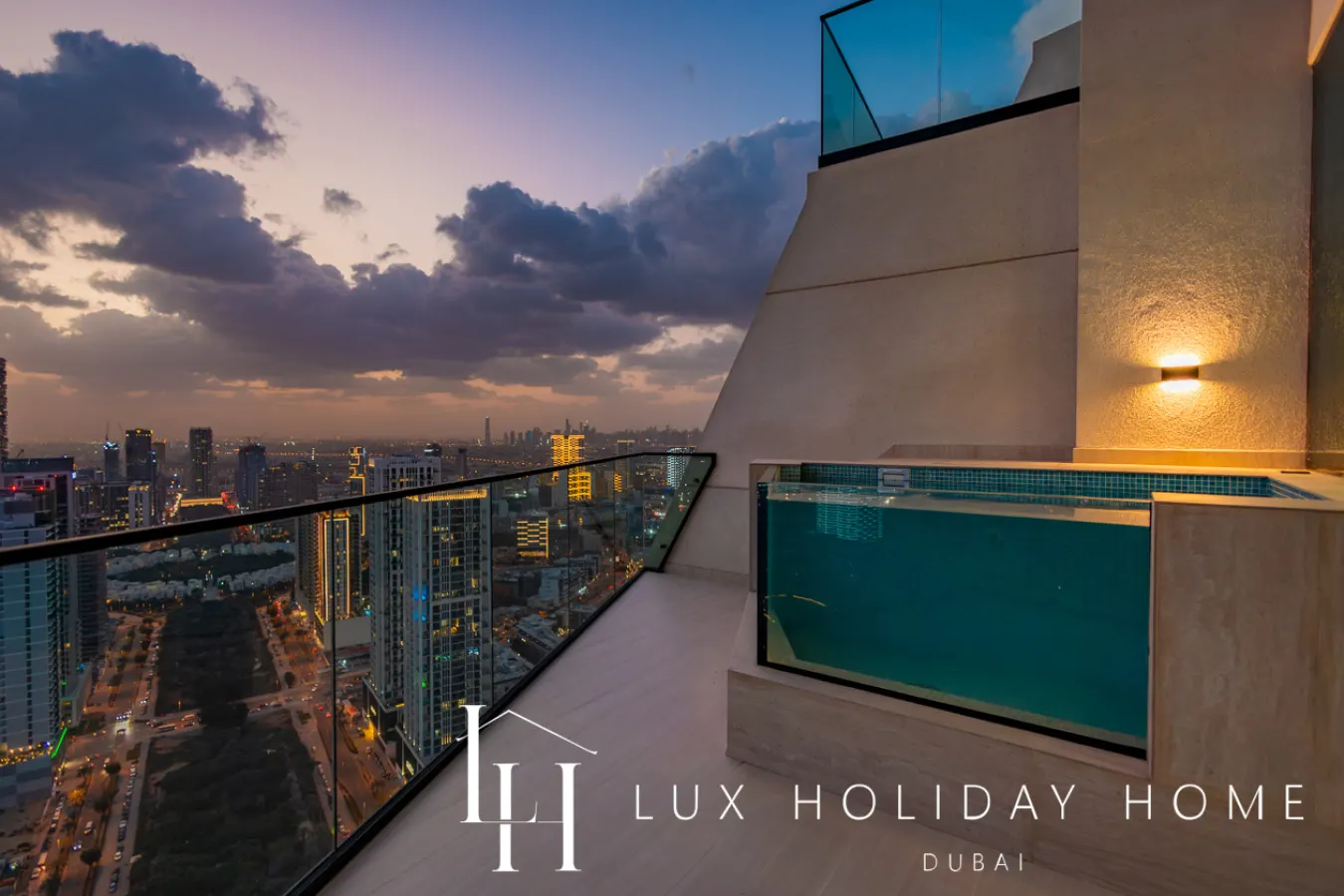 LUX The Phantom Sky Pool Suite 2