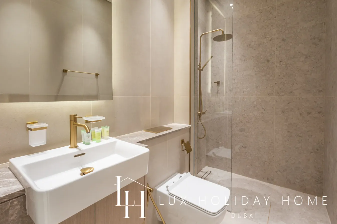 LUX The Phantom Sky Pool Suite 20