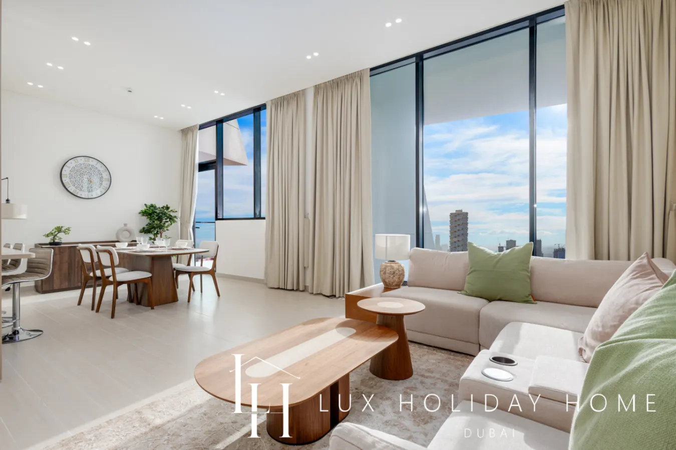 LUX The Phantom Sky Pool Suite 6