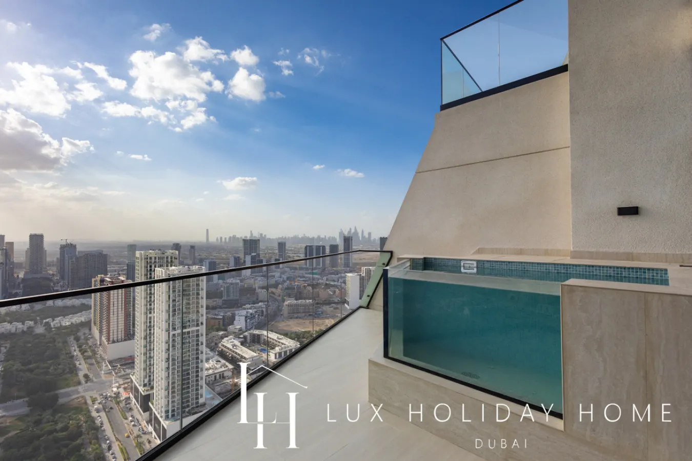 LUX The Phantom Sky Pool Suite 8