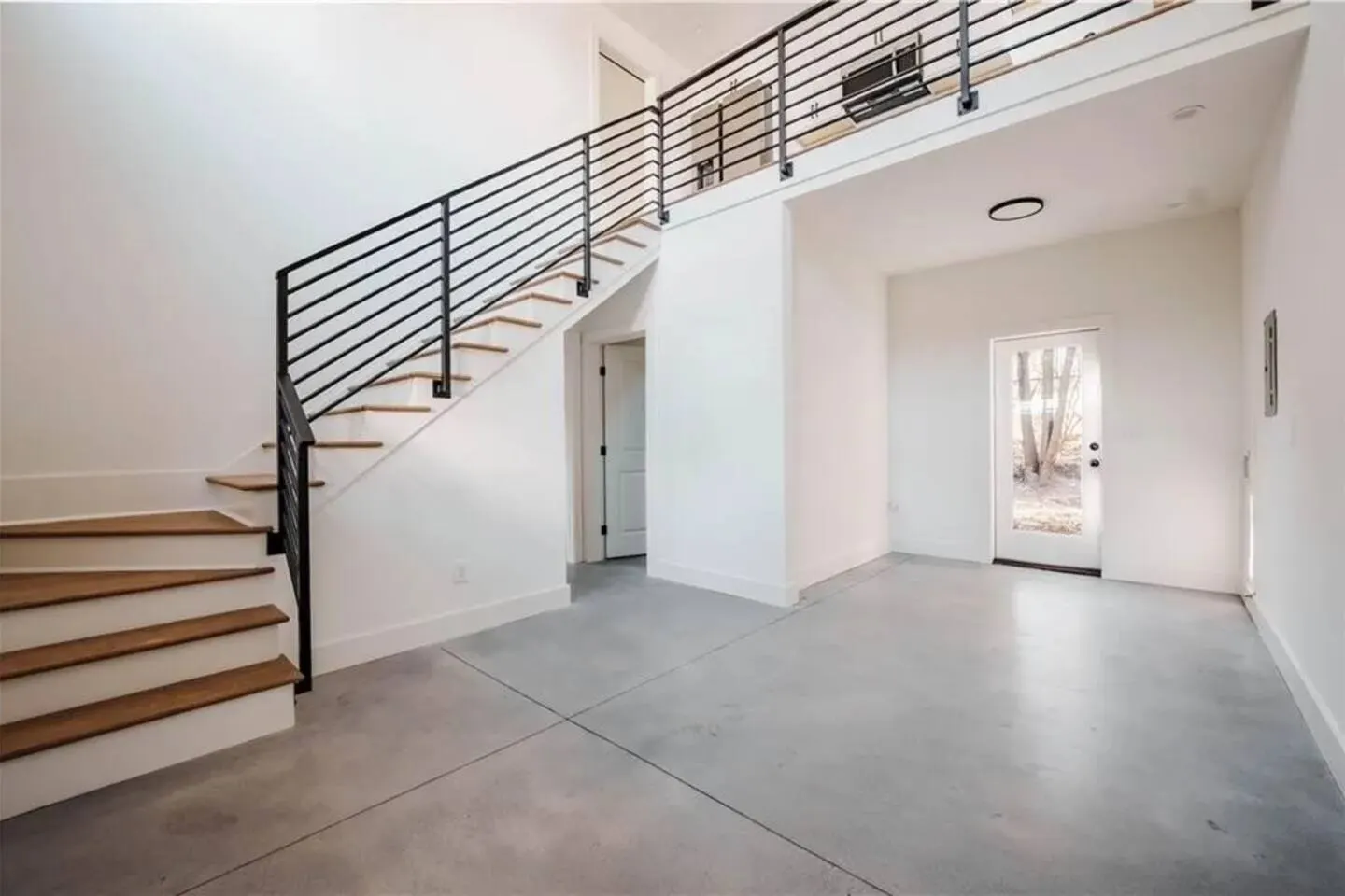 Chic 2BR Home near Kirkwood & Emory 3
