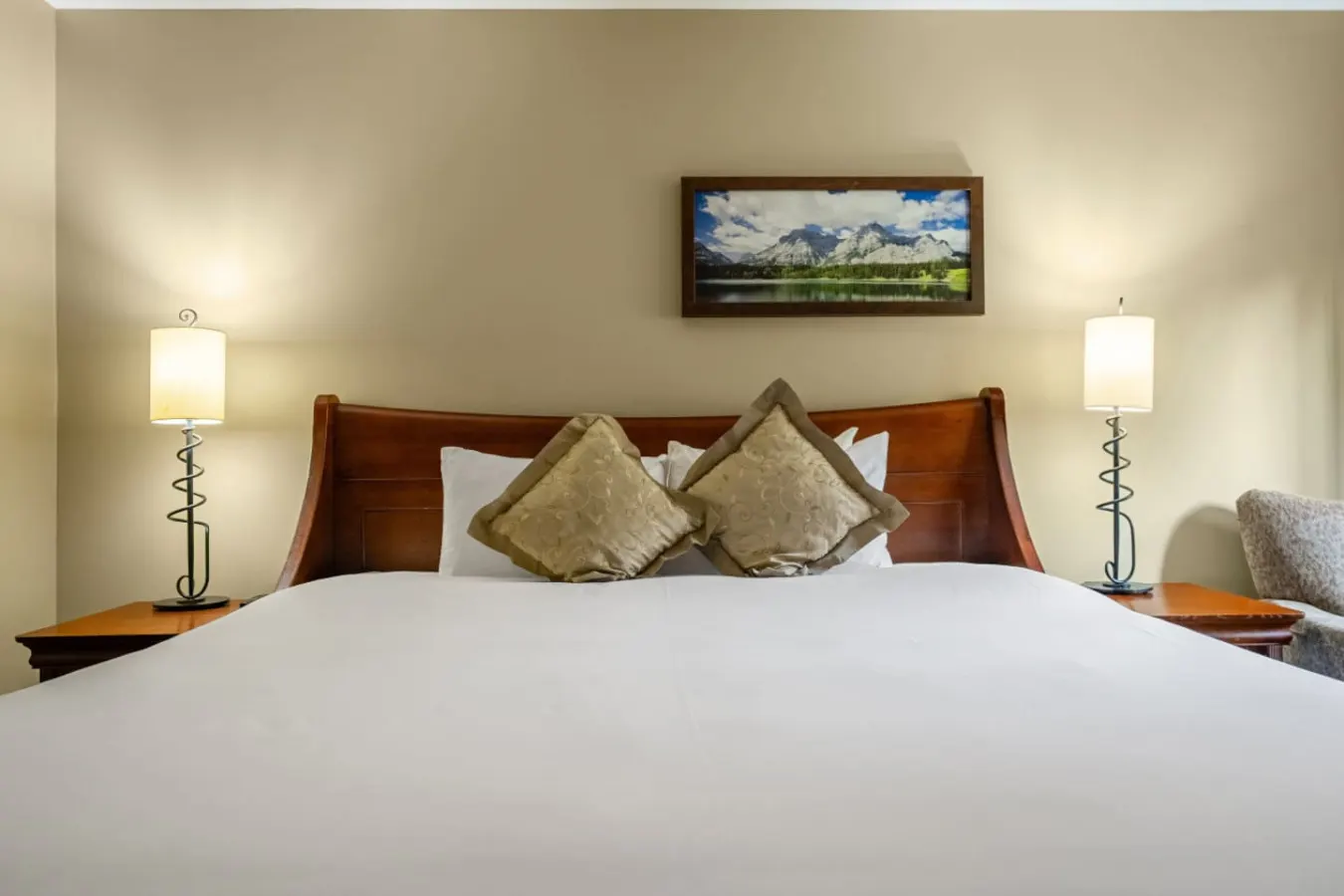 Luxury 2BR Mountain Retreat Pool & Hot Tub 5