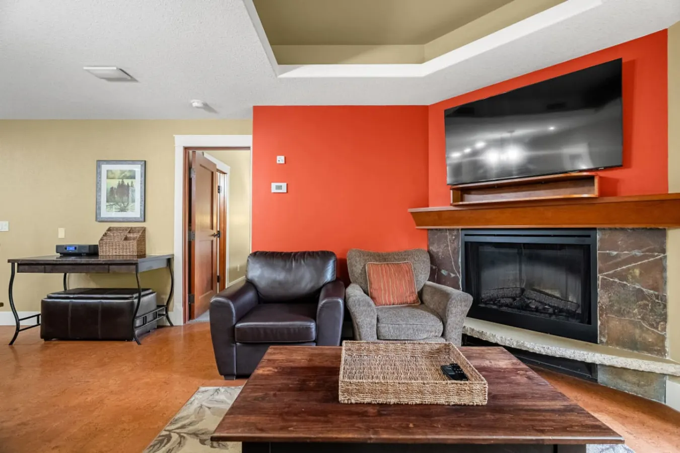 Luxury 2BR Mountain Retreat Pool & Hot Tub 8