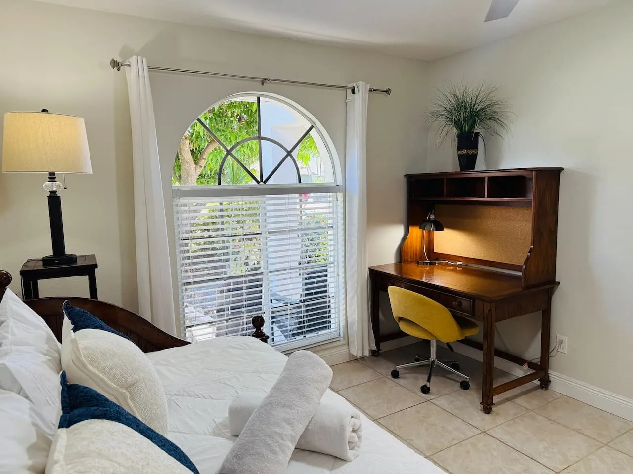 Beachcombers Pool Getaway 9