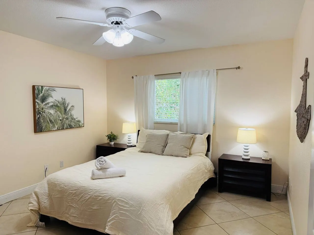 Beachcombers Pool Getaway 18