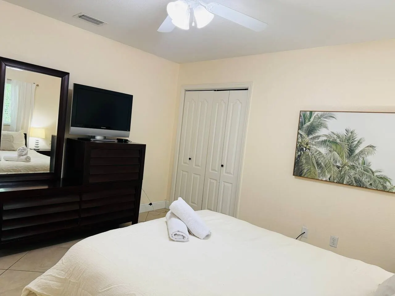 Beachcombers Pool Getaway 19