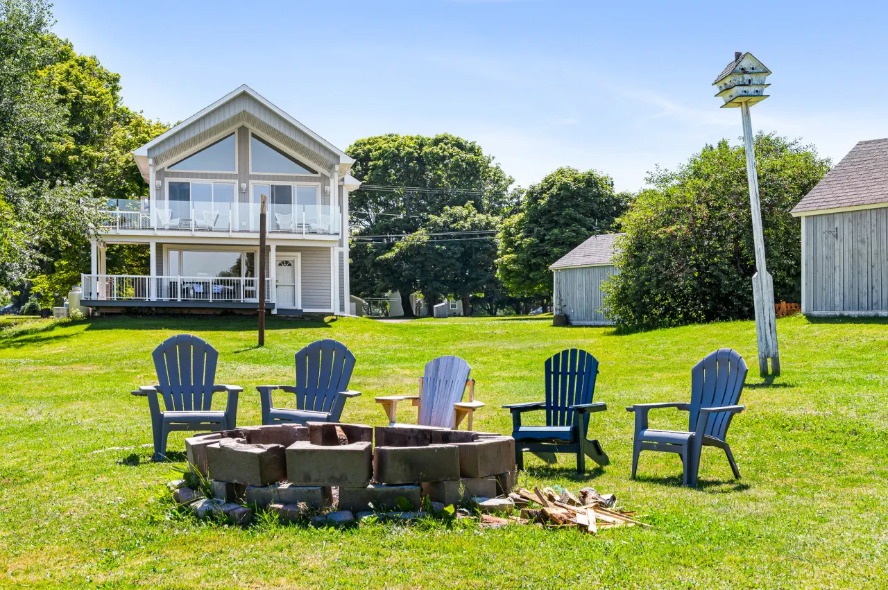 Sea La Vie- Ocean View Vacation Home