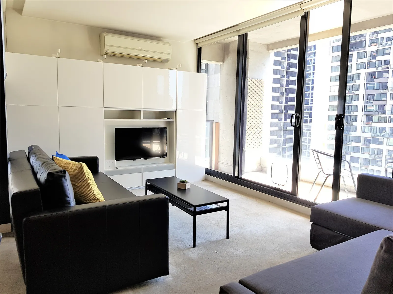 ReadySet Apartments on Neo - 2 Bedroom Apartment - N4