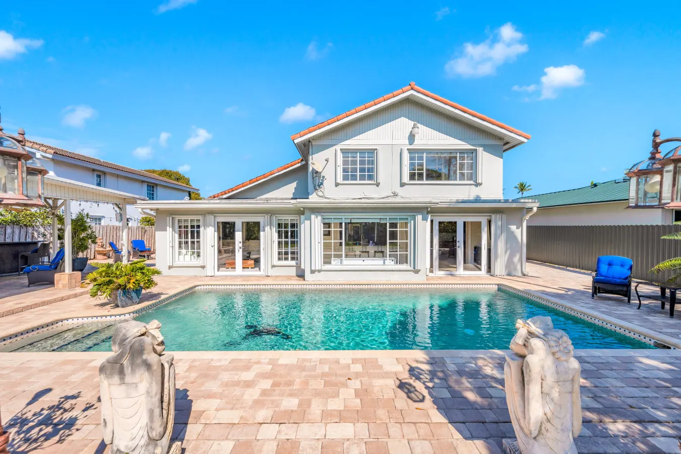 Spacious Tropical Pool Home Miami. 4/3. Sleeps 13 2