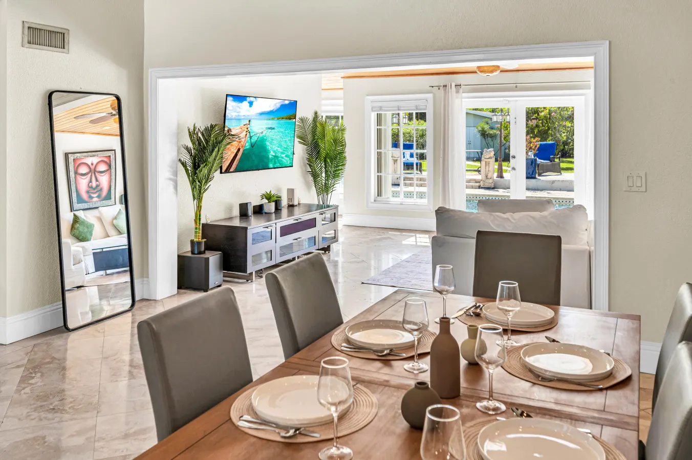 Spacious Tropical Pool Home Miami. 4/3. Sleeps 13 13