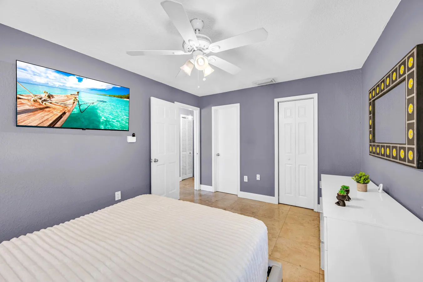 Spacious Tropical Pool Home Miami. 4/3. Sleeps 13 15