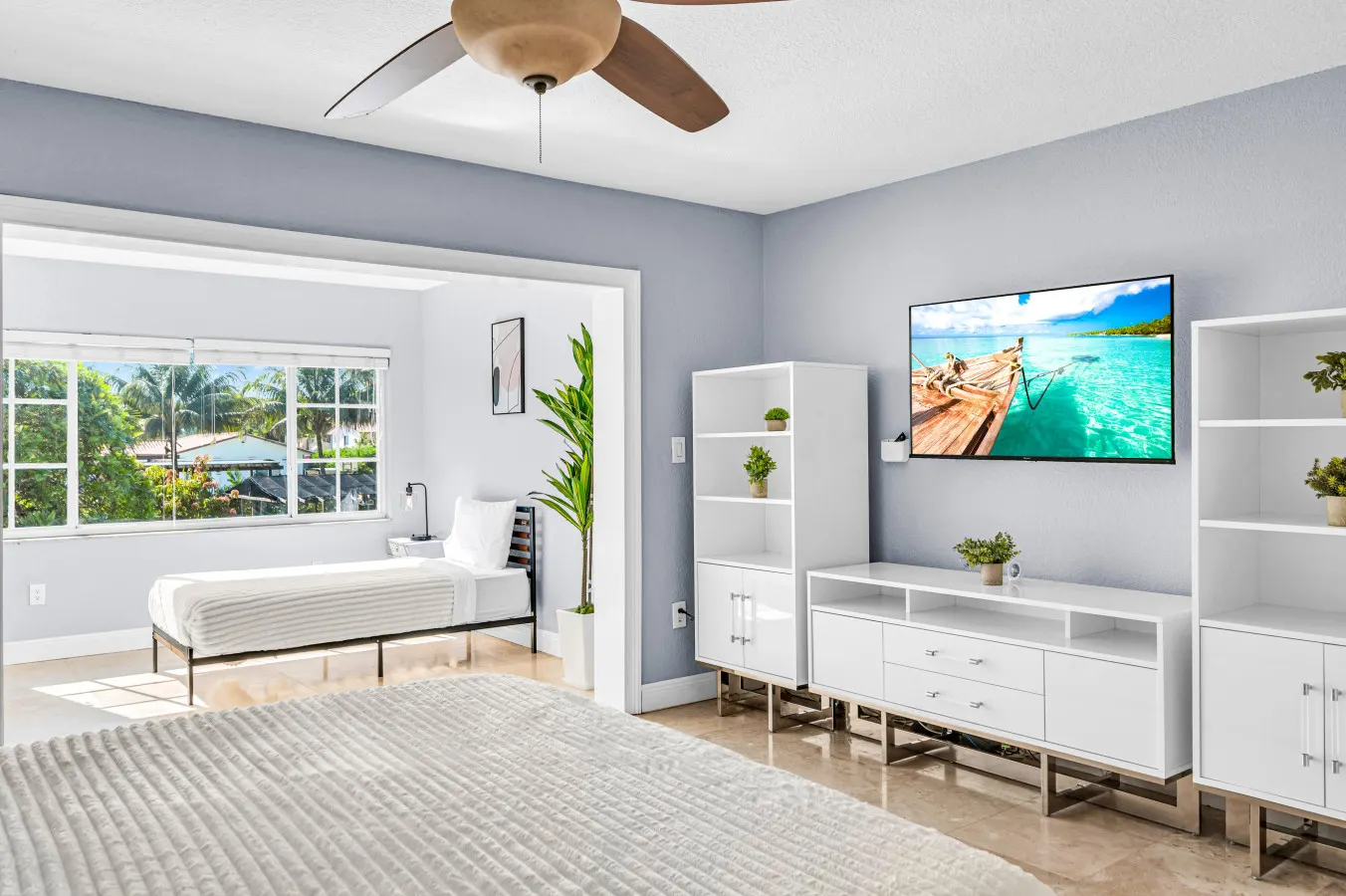 Spacious Tropical Pool Home Miami. 4/3. Sleeps 13 19