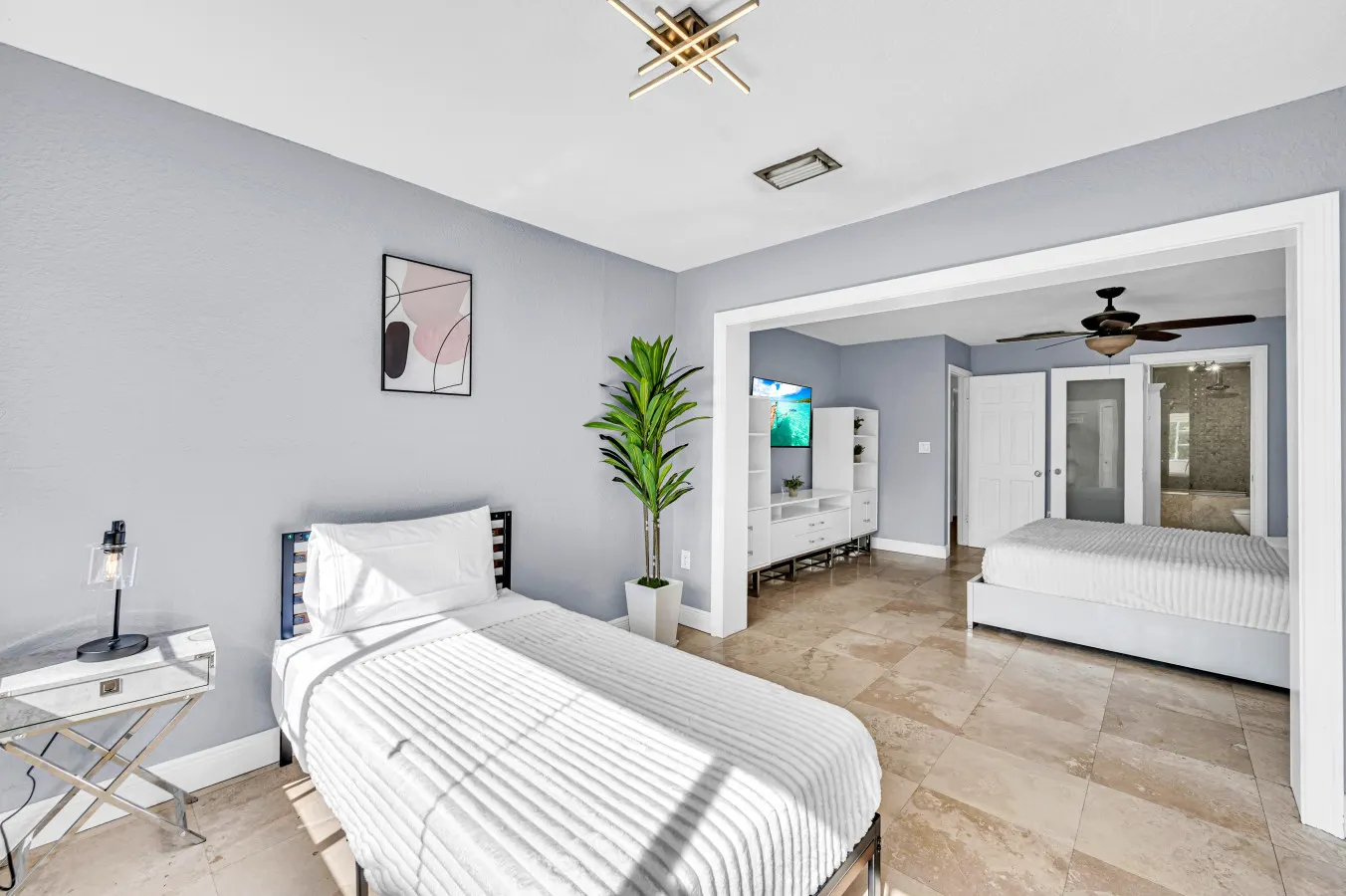 Spacious Tropical Pool Home Miami. 4/3. Sleeps 13 6