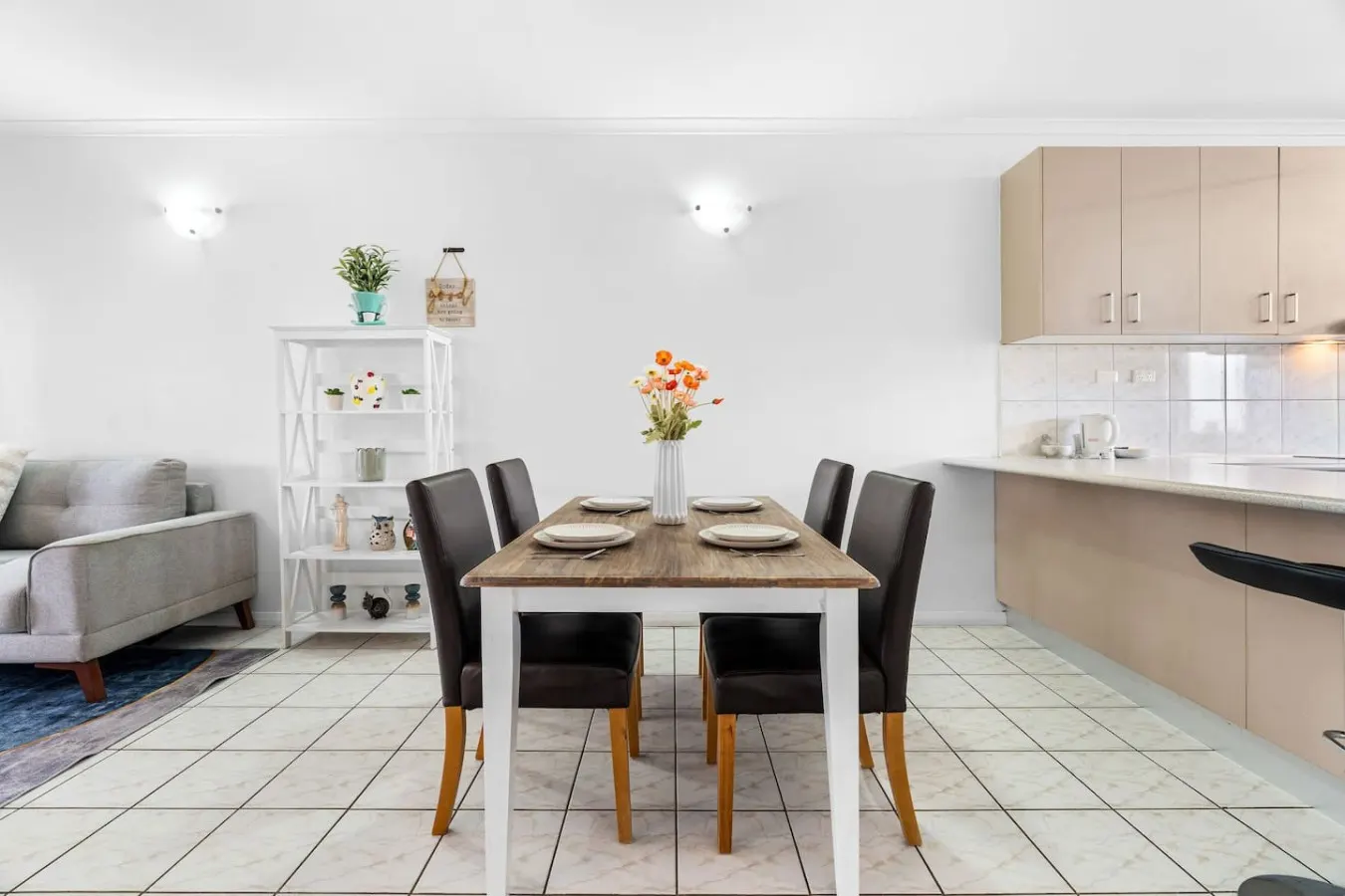 Bright & Cozy Apartment: Central - Modern 7