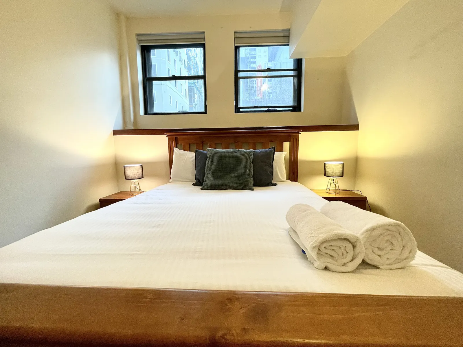 Readyset Apartments on Wiltshire - 5 Bedroom Apartment B3 4