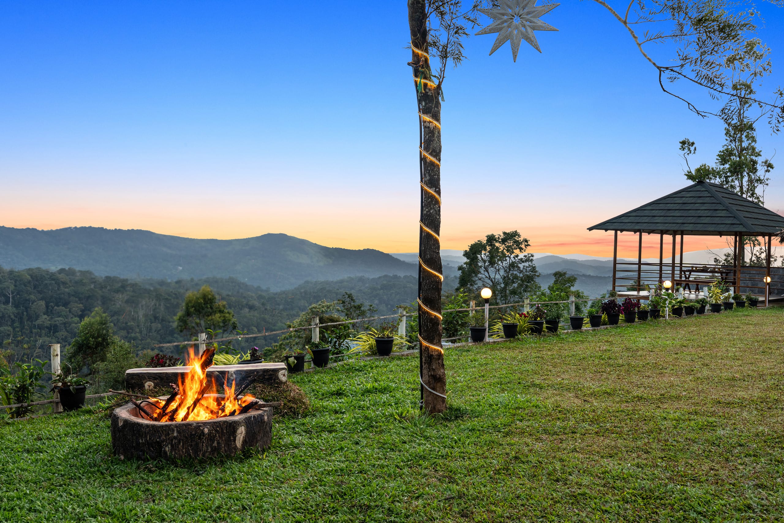 Cottage W/Garden, Outdoor dining & Valley Views 6