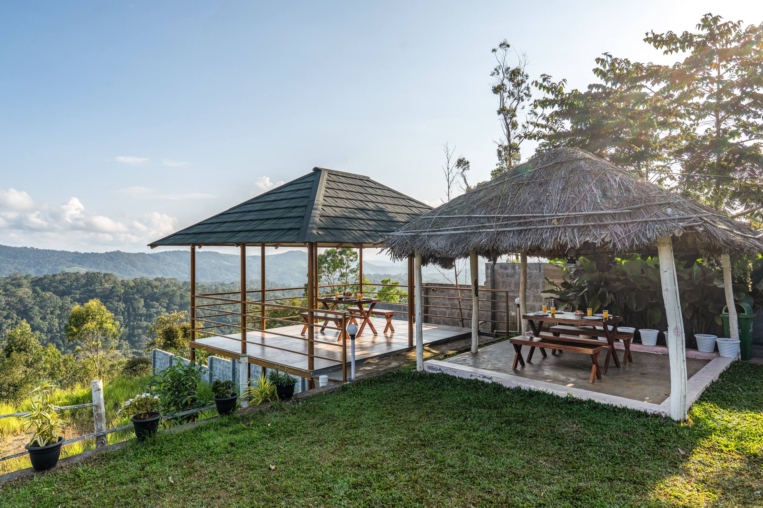 Cottage W/Garden, Outdoor dining & Valley Views 3