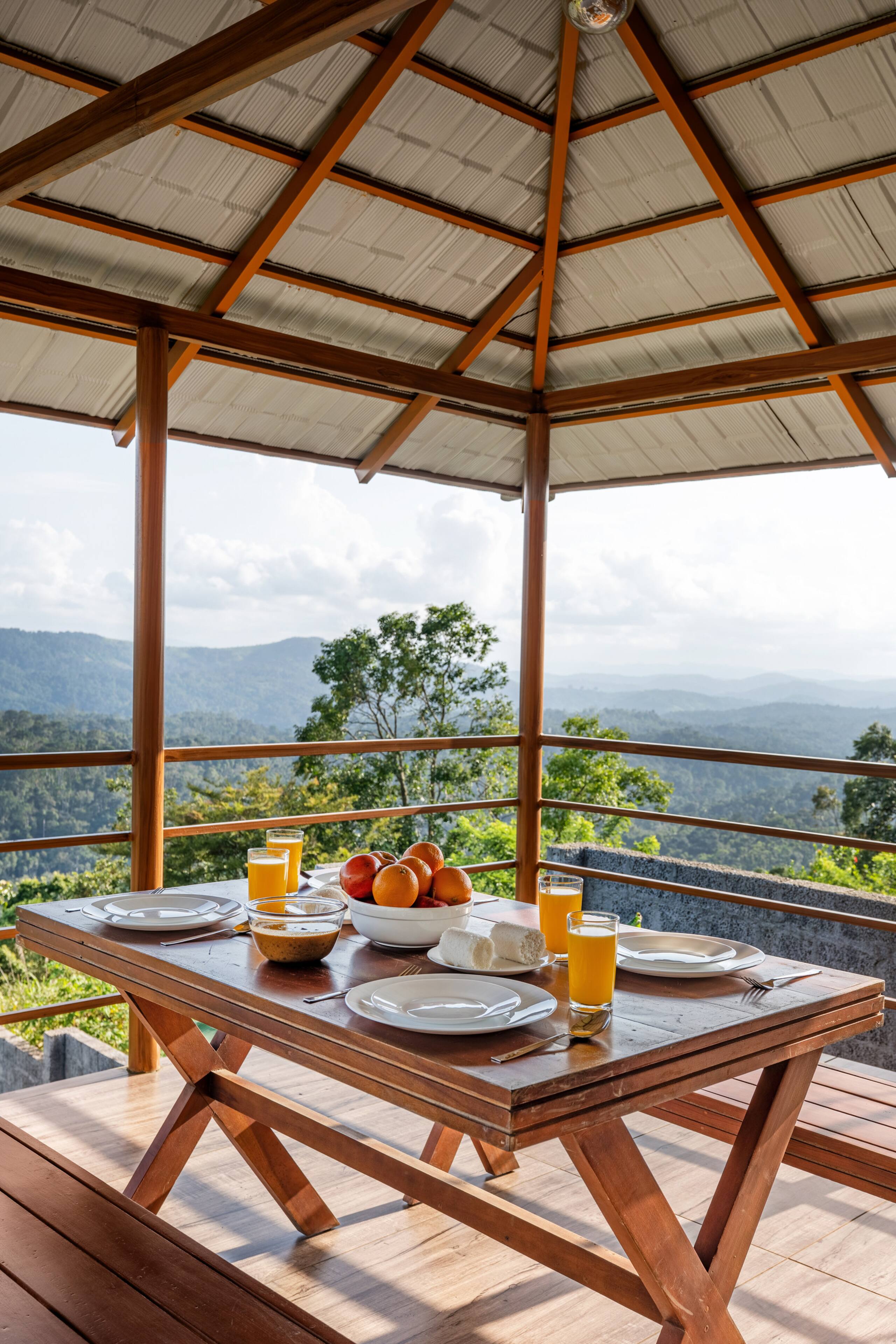 Cottage W/Garden, Outdoor dining & Valley Views 10