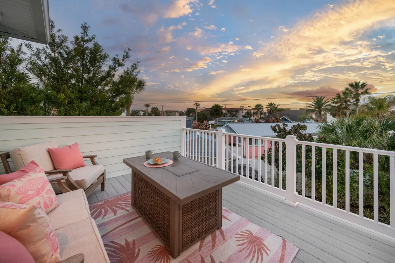 White Rose-Luxury Beach House Sleeps 24 7 Beds, 6.5 Baths, Heated Pool, Hot Tub, Game Room, Tiki Bar, Pets 5