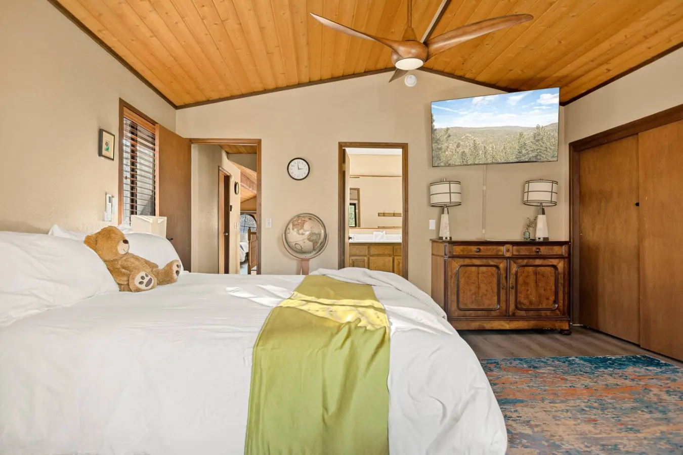 Maple Lane w/ Hot Tub & EV charger, Pet Friendly 18