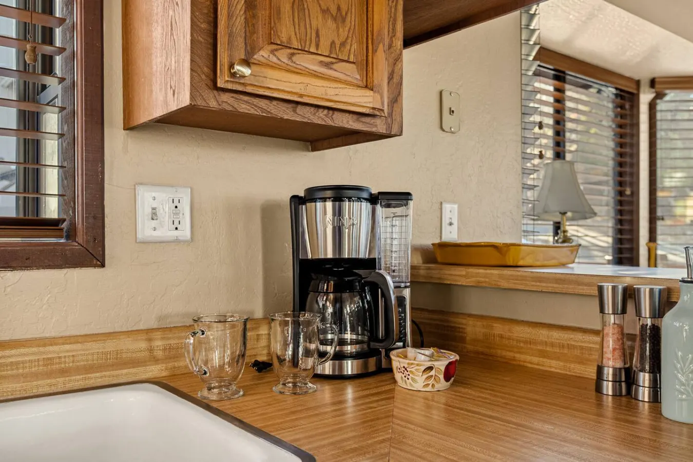 Maple Lane w/ Hot Tub & EV charger, Pet Friendly 6