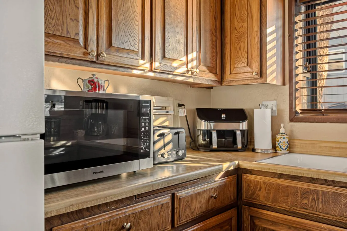 Maple Lane w/ Hot Tub & EV charger, Pet Friendly 8