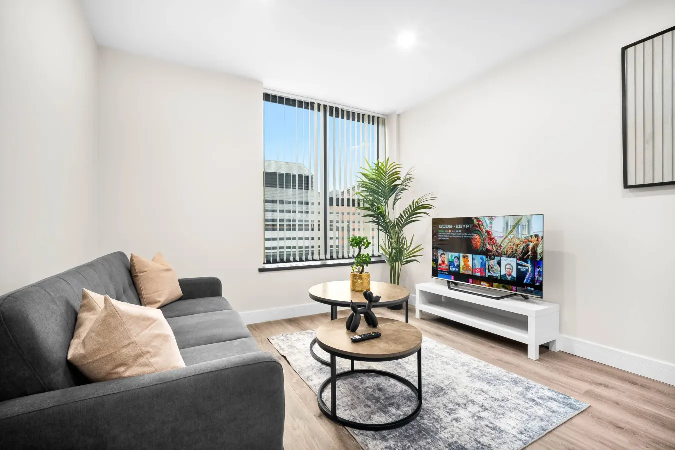 Stylish 2 Bed Apartment - Smart TV - WIFI - Jewellery Quarter 1