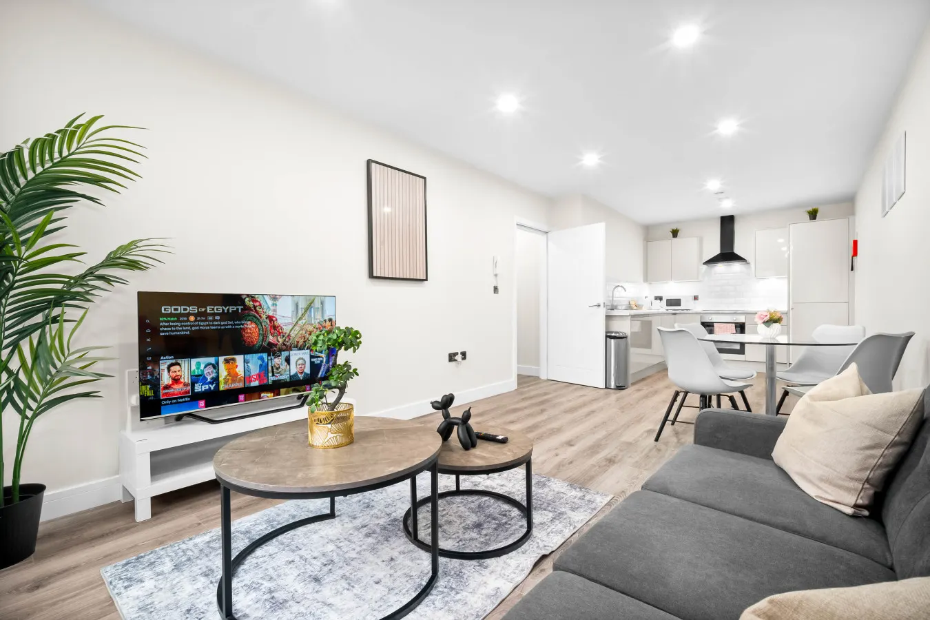 Stylish 2 Bed Apartment - Smart TV - WIFI - Jewellery Quarter 12