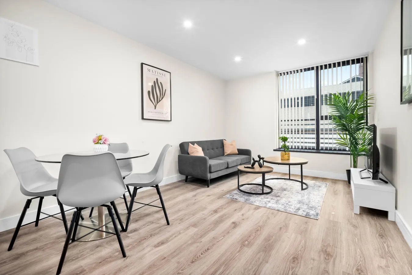 Stylish 2 Bed Apartment - Smart TV - WIFI - Jewellery Quarter 3