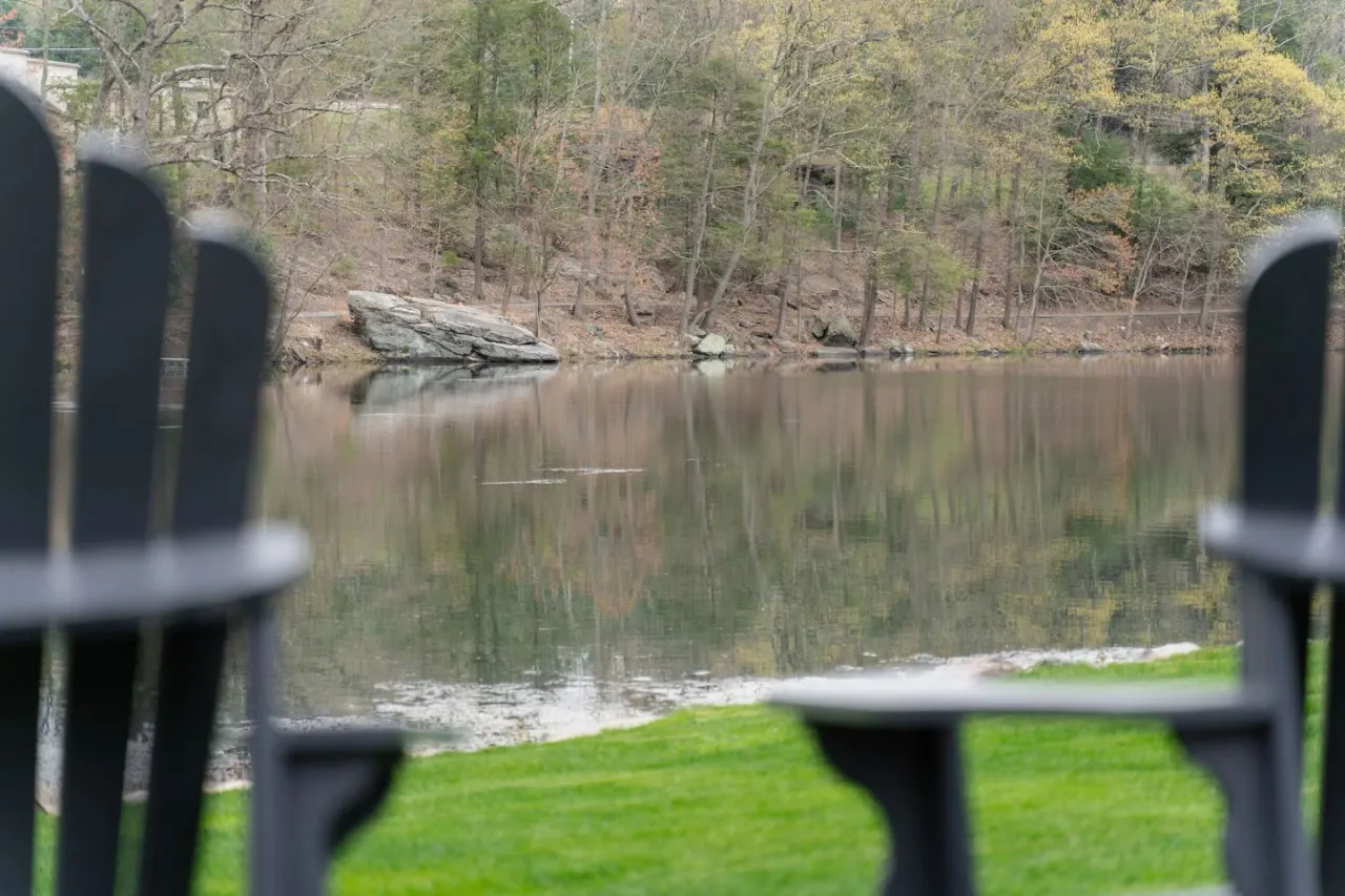 Lakefront Cabin Pocono #2 / Leisure Lake Resort 13